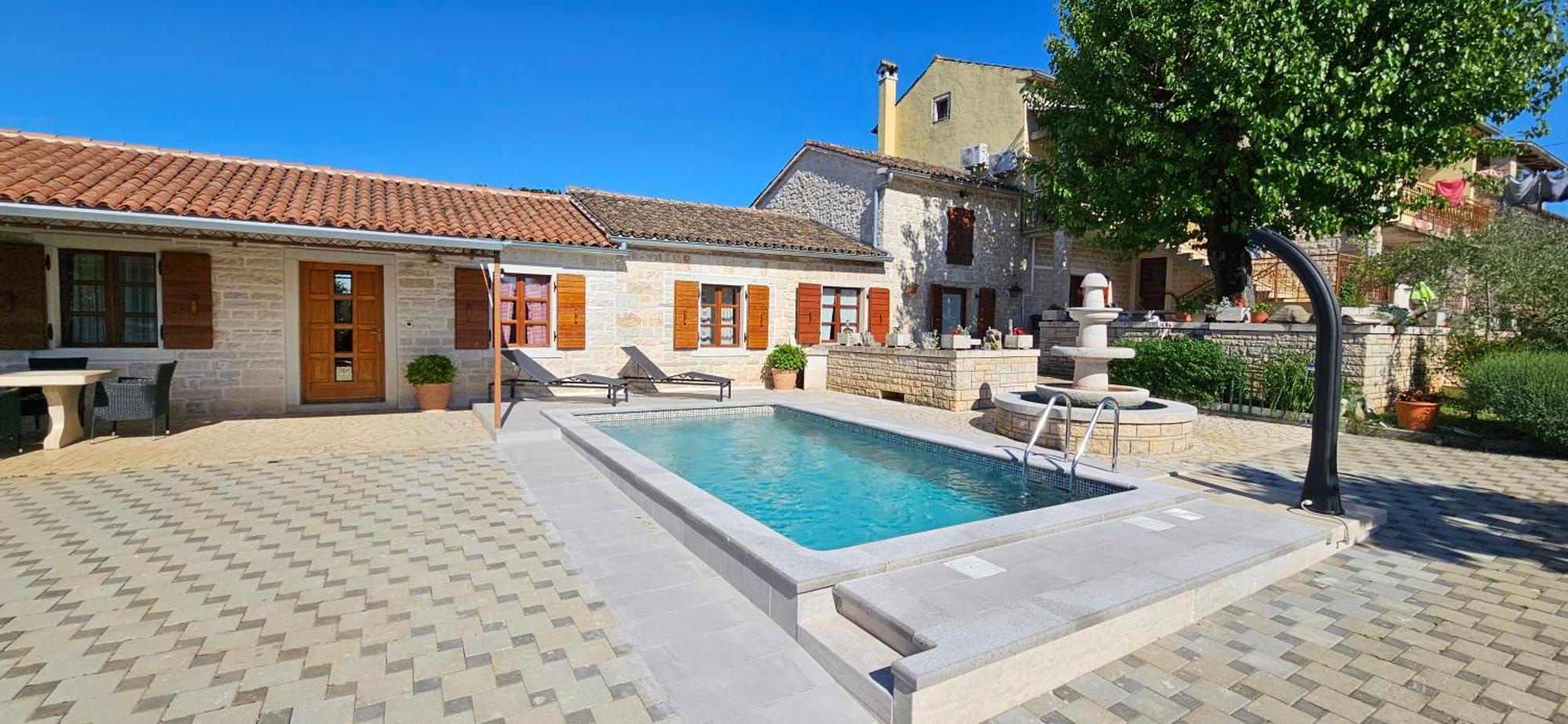 Apartments Vesna With Pool - New! Sveti Lovreč Pazenatički Dış mekan fotoğraf